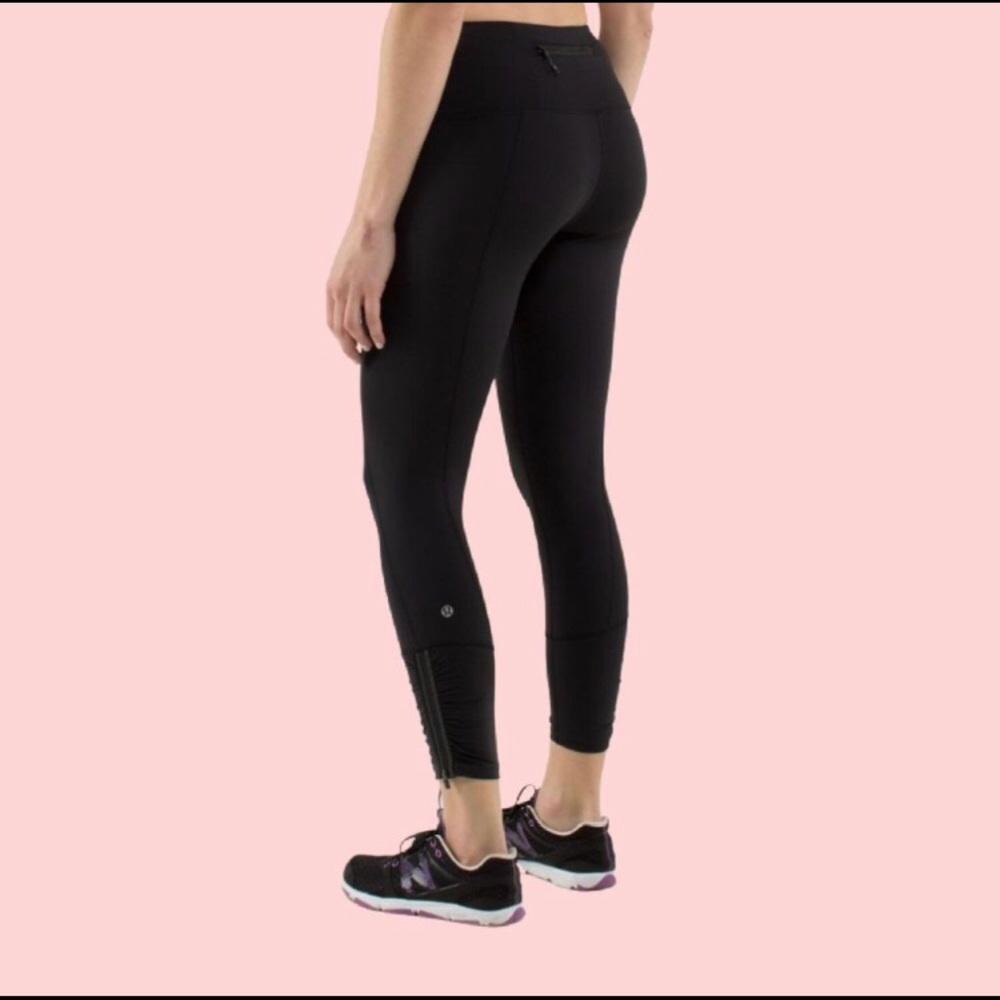 Lululemon *NEW* Black Leggings Size 2
